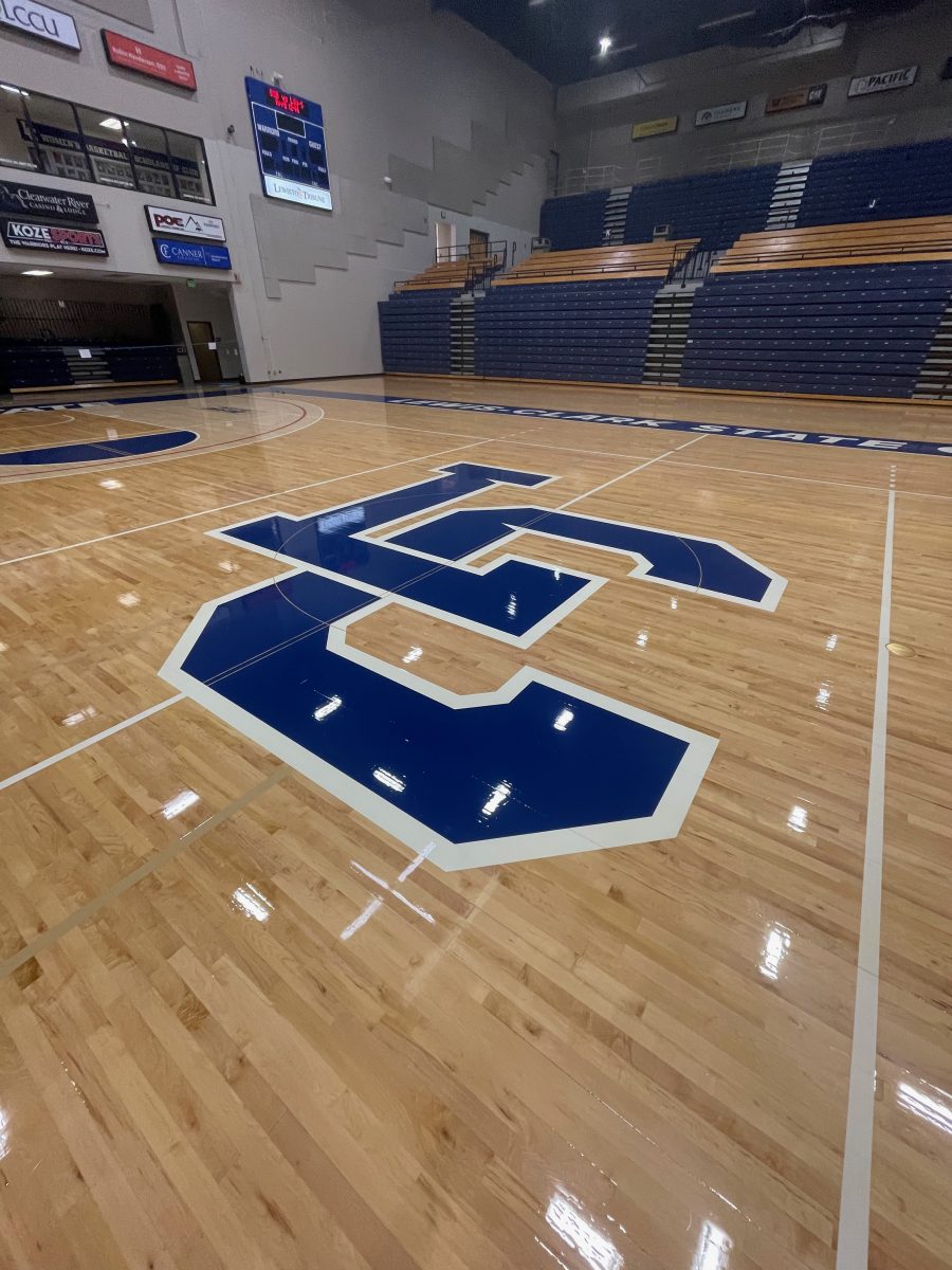 LC State Basketball, Lewiston, ID court sanding and refinishing by COURTSPORTS
